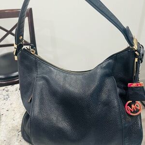 Beautiful Michael Kors Black Pebble Shoulder Bag